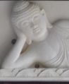 Bas-Relief Bouddha couch (profil droit)